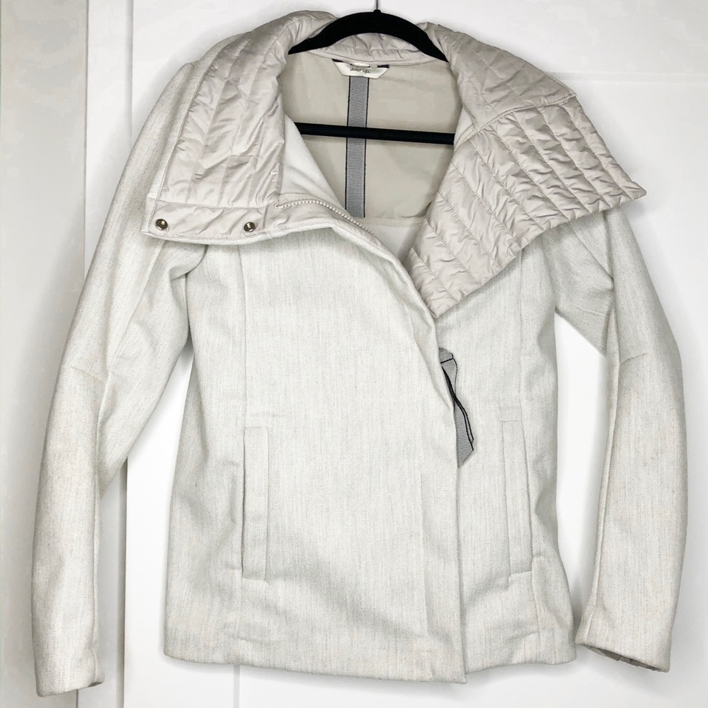 Size 4 Lululemon Jacket. Very flattering!